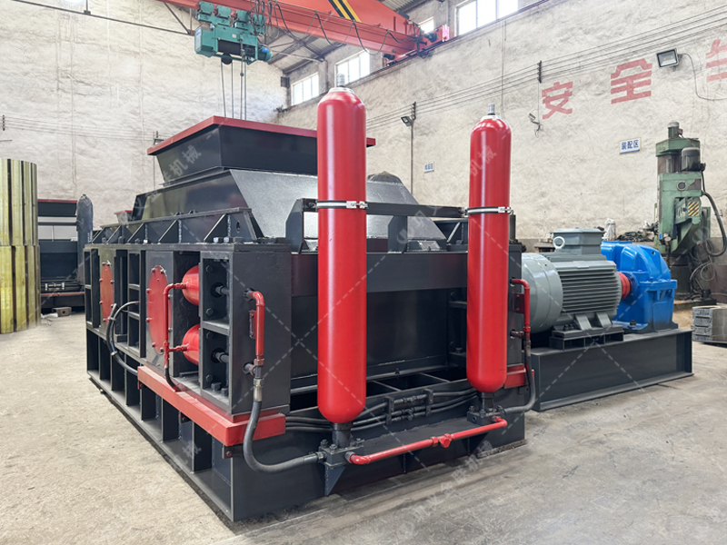 石料廠(chǎng)破碎機(jī)-砂石料生產(chǎn)設(shè)備-石料粉碎機(jī)器價(jià)格