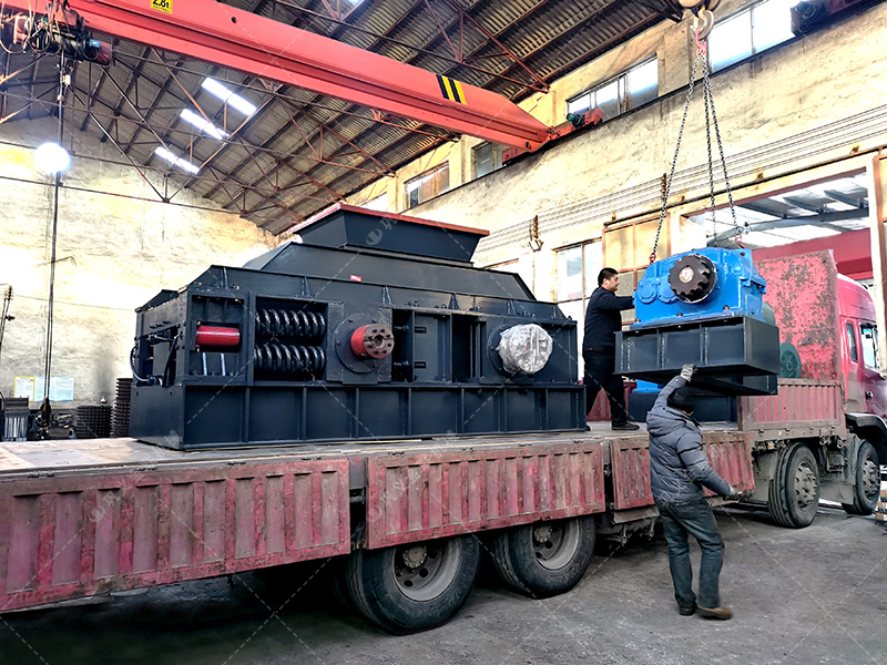 花崗巖對輥破碎機(jī)出料粒度多少？產(chǎn)量多大？