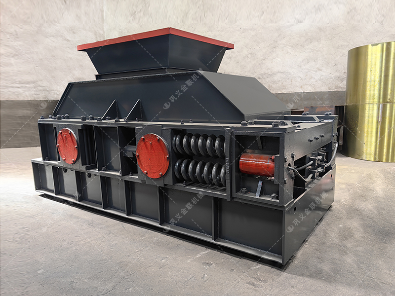 如何選擇青石制砂設備，時產50噸對輥制砂機多少錢一臺？