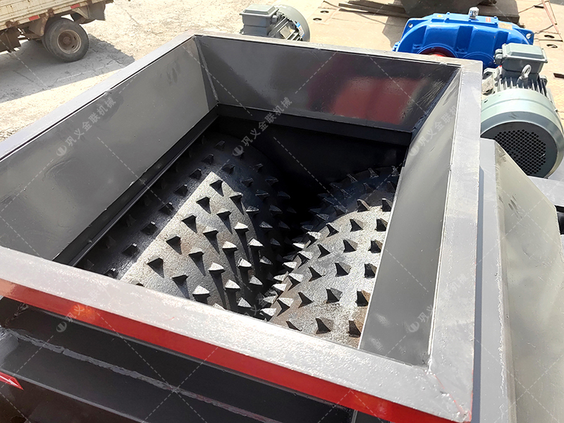 硅酸鹽制品產(chǎn)業(yè)升級，雙齒輥破碎機扮演了什么角色？