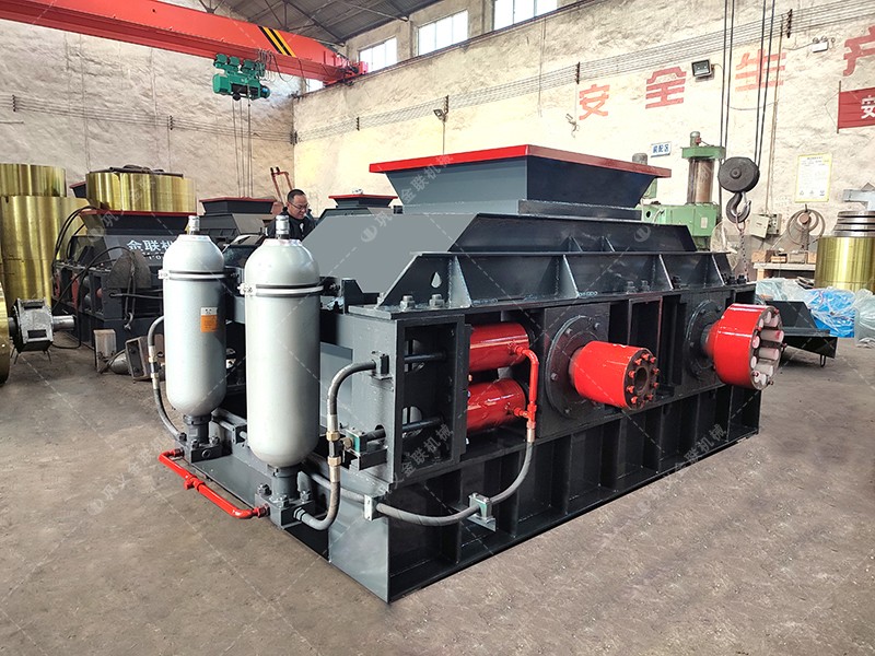 石料廠(chǎng)破碎機(jī)-砂石料生產(chǎn)設(shè)備-石料粉碎機(jī)器價(jià)格