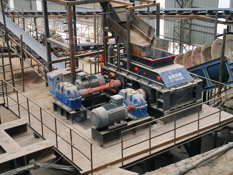 石英石硬度高，對輥制砂機(jī)能否穩(wěn)定運(yùn)行并保證出料質(zhì)量？