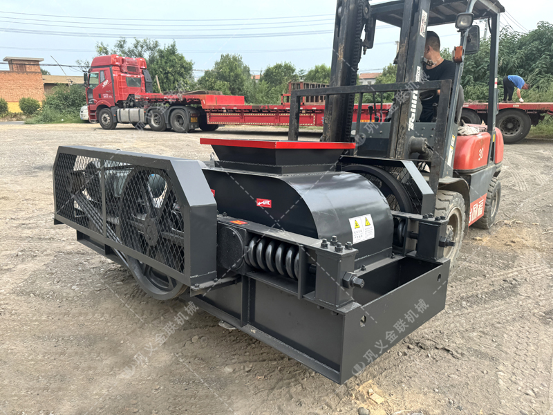 煤矸石破碎專家：狼牙破碎機(jī)在固廢處理中的有哪些獨特優(yōu)勢？