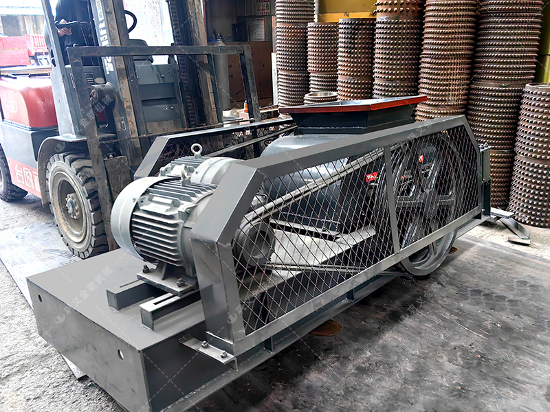 建筑垃圾處理為何首先選擇雙齒輥破碎機(jī)？這3個優(yōu)勢太明顯！