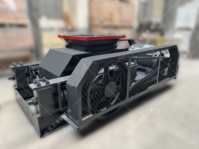 雙齒輥與光面輥差異解析：煤矸石破碎該選哪種對輥設(shè)備？