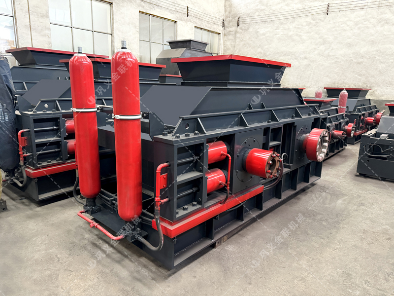 堅(jiān)硬VS濕粘，原料硬度大變臉？液壓對(duì)輥破碎機(jī)如何見(jiàn)招拆招？