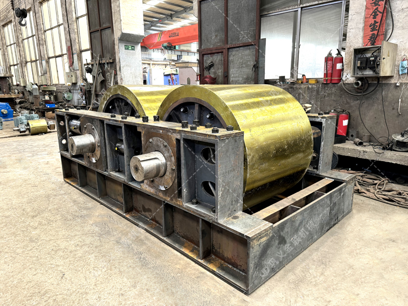 在生產(chǎn)線中，液壓對輥制砂機(jī)如何與其他設(shè)備有效配套？