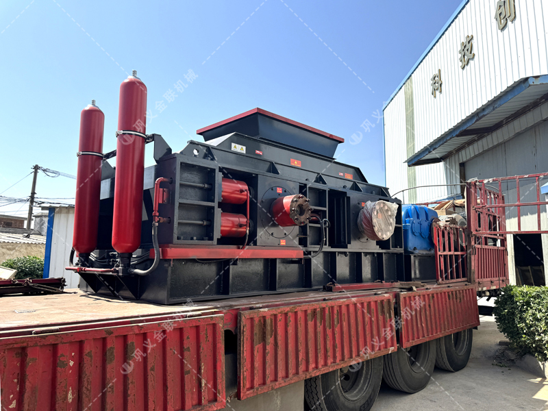 顎破 + 對輥制砂機(jī)組合：為啥這條生產(chǎn)線被稱為 “黃金搭檔”？